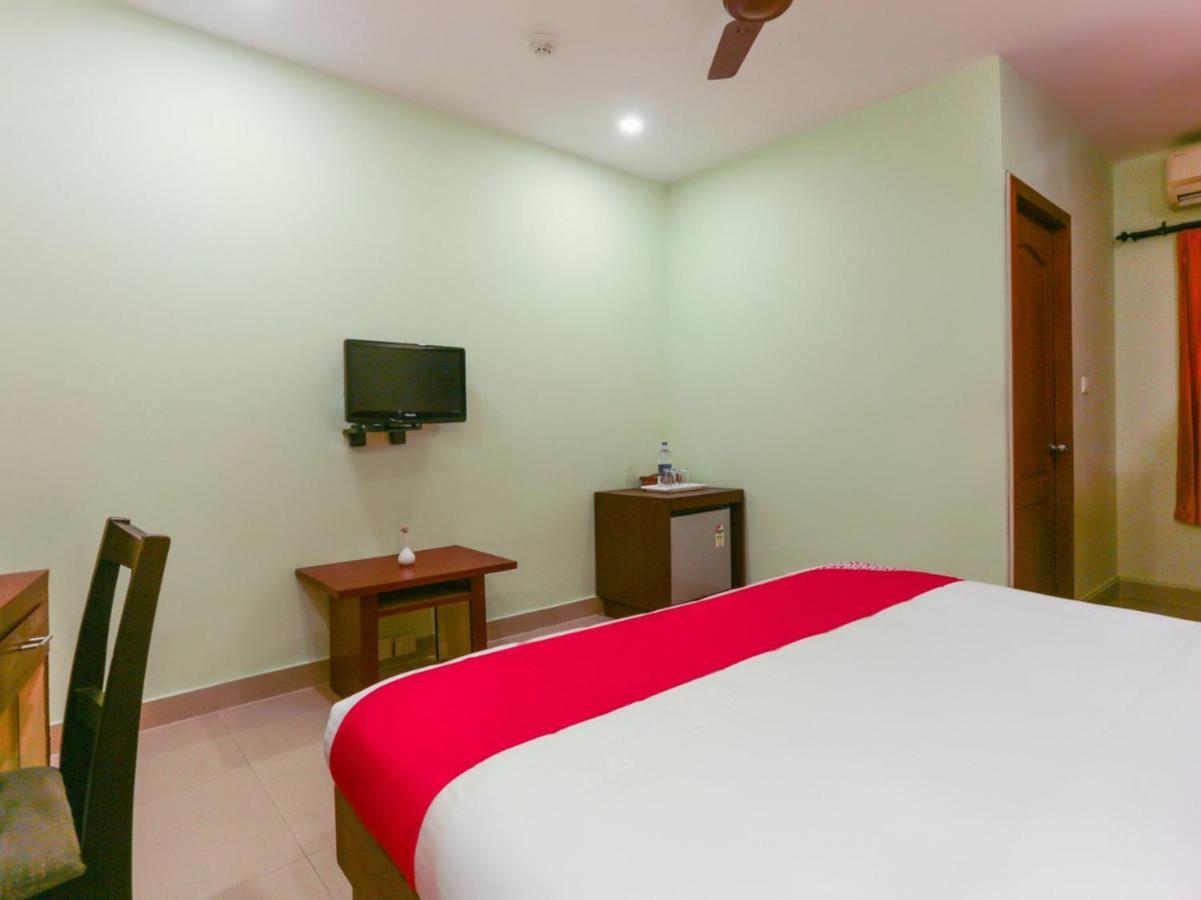 Hotel Newcastle Wadakkanchery Екстериор снимка